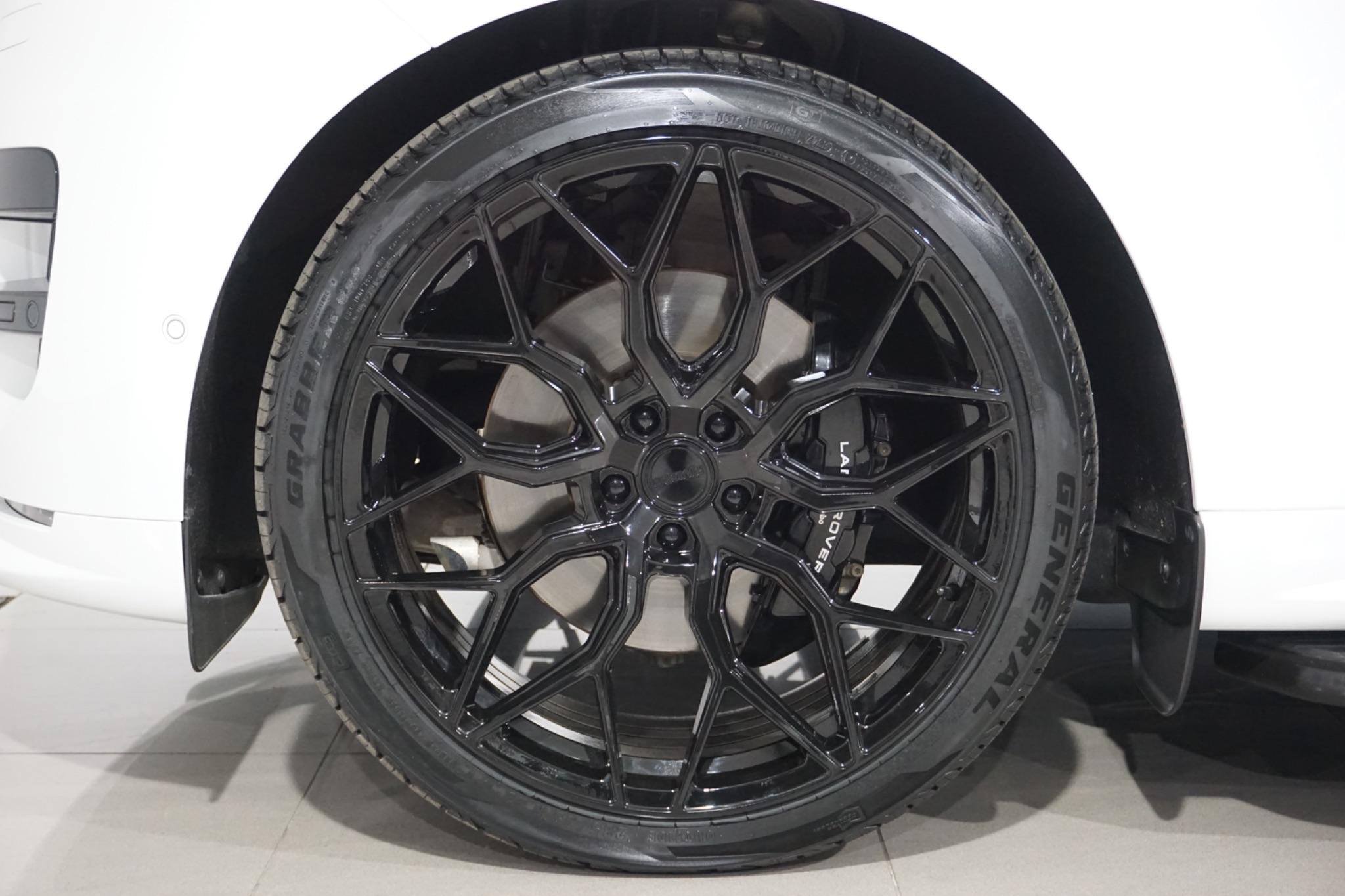 Land Rover Range Rover Sport 3.0 D300 MHEV Dynamic SE Auto 4WD Euro 6 (s/s) 5dr
